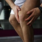 Боль в коленях при приседании и вставании: причины и что делать