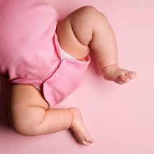 Дисплазия тазобедренных суставов у новорожденного: что это, симптомы и лечение