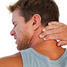 Растяжение мышц шеи: причины, симптомы и лечение