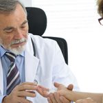 Какой врач лечит артриты и артрозы?