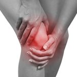 Боль под и над коленной чашечкой: возможные причины и что делать