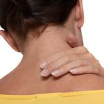 Боль в шее при повороте головы: причины и лечение
